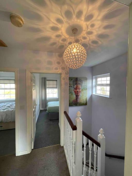 Spacious 4 Bedroom House With Large Garden Holiday home