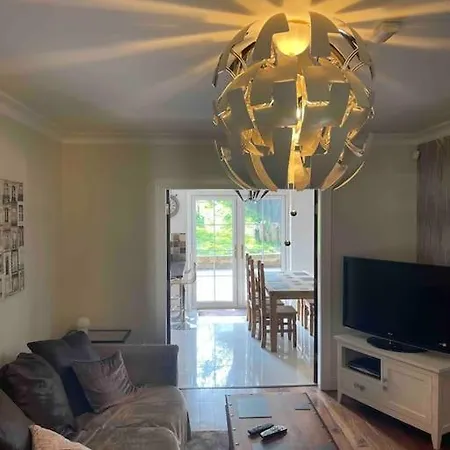 Spacious 4 Bedroom House With Large Garden Belfast Exterior photo